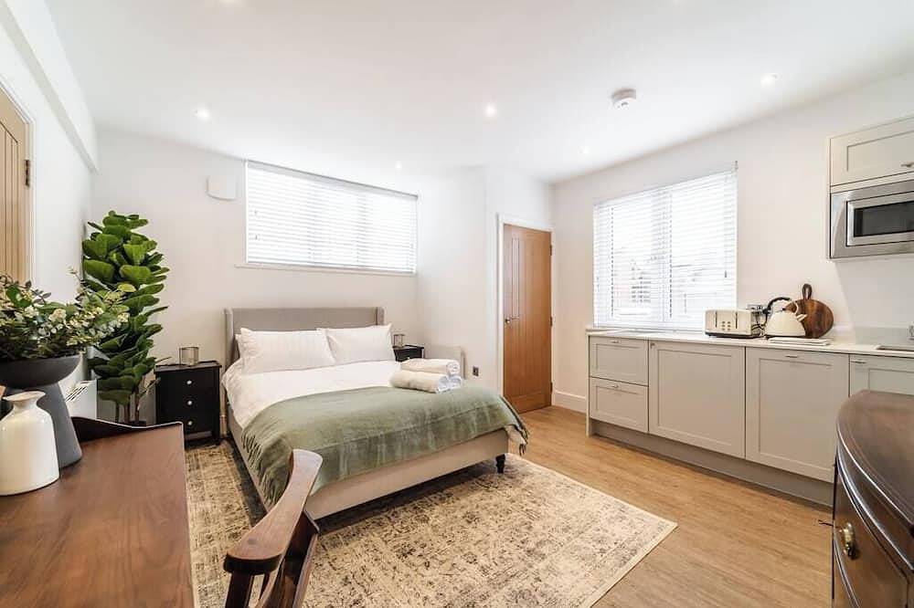 Entire apartment, Spacious Stylish Studio, Hoylake in Merseyside