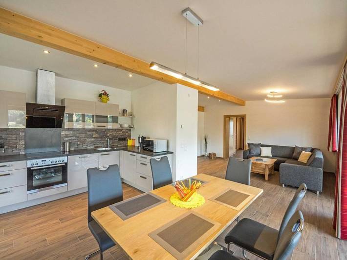 Ferienwohnung für 5 Personen, mit Ausblick und Seeblick sowie Garten am Weissensee - 3