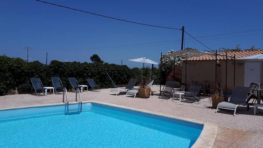 Hôtel pour 2 personnes, avec jardin ainsi que piscine et vue