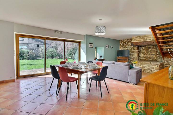 Gîte pour 6 personnes, avec terrasse et jardin à Limerzel - 4