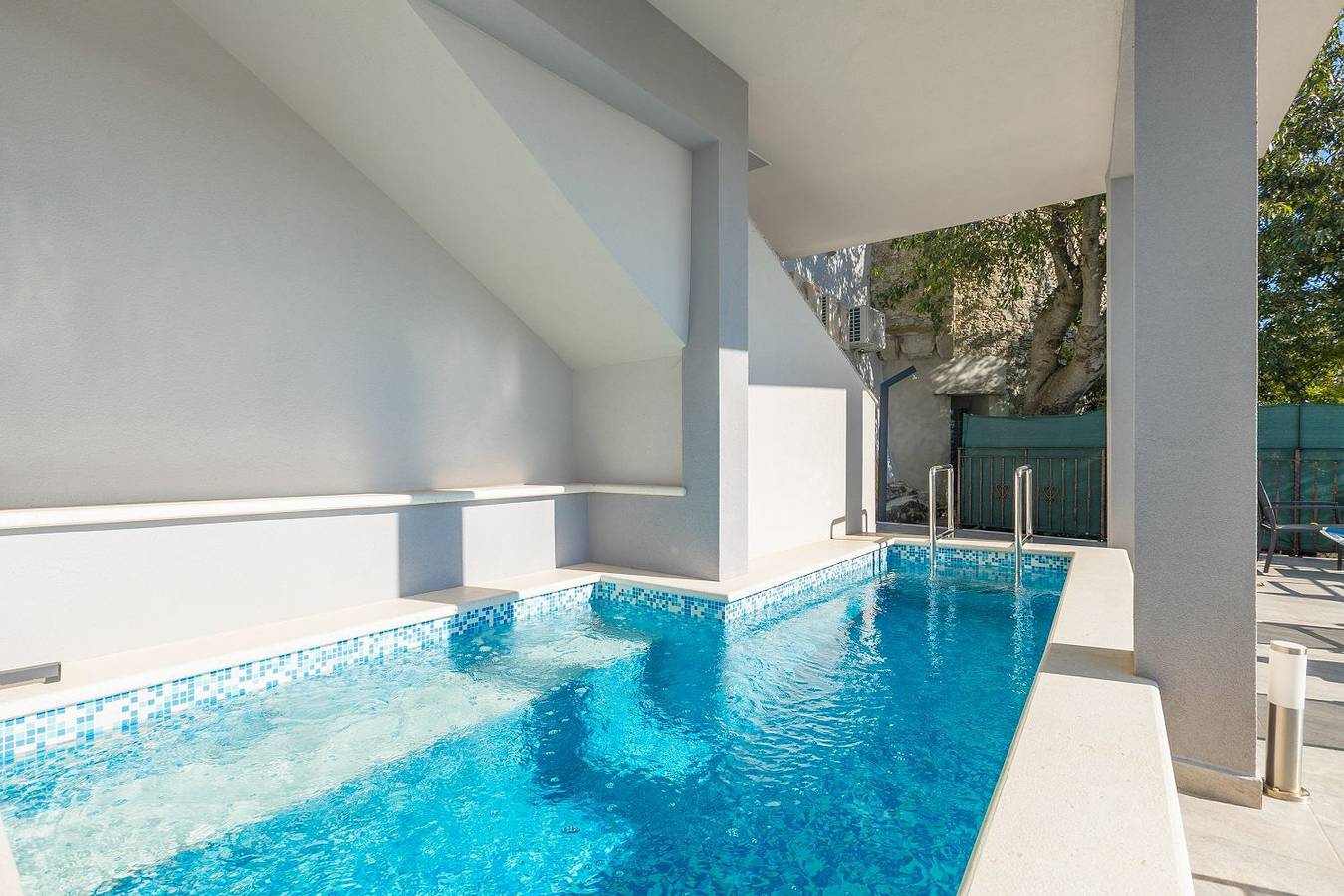 Appartement entier, Modernes Apartment mit Panoramablick, Pool - inmitten von historischem Zentrum in Pićan, Istrie centrale