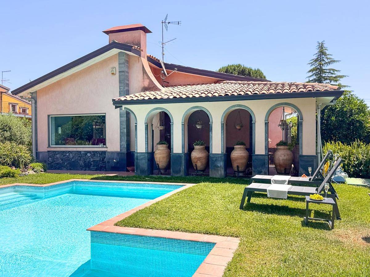 Three-Bedroom Villa in San Giovanni La Punta, Catania e dintorni