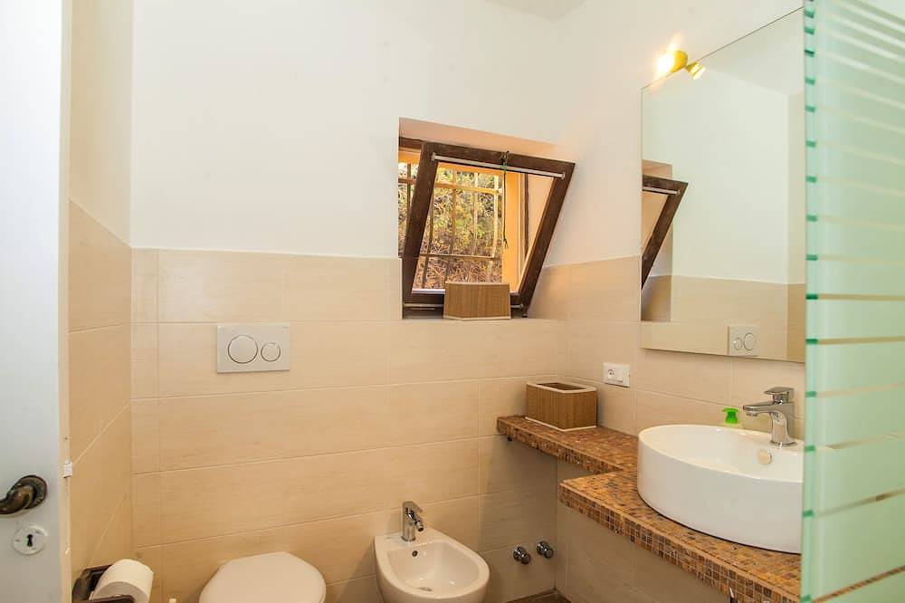 Geheel appartement, Villa Rosetta, int 1. cozy apartment with direct access to the sea in Porto Santo Stefano, Provincie Grosseto