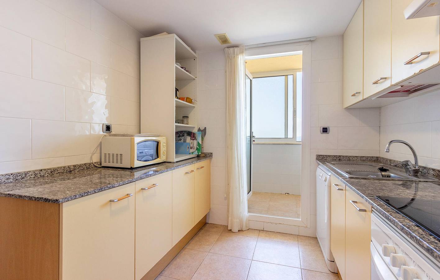 Entire holiday apartment, Sea View Apartment with Garage & Terrace, 2km to Playa del Pudrimel in Los Miradores del Puerto, San Javier