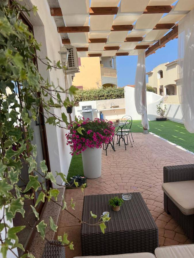 B&b per 2 persone, con Balcone e Giardino nonché Panorama a Siniscola
