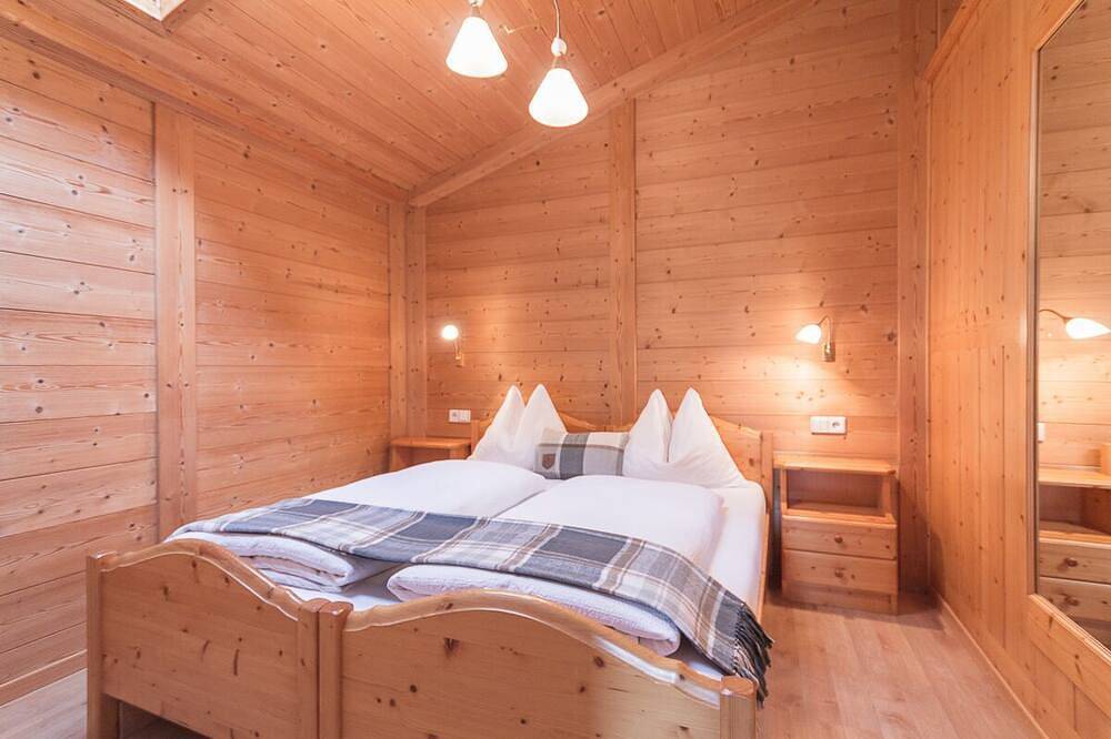 Ganze Wohnung, Ferienwohnung für 2-4 Personen mit  großer Terrasse und Sauna sowie Kachelofen in Feldthurns, Dolomiti Superski
