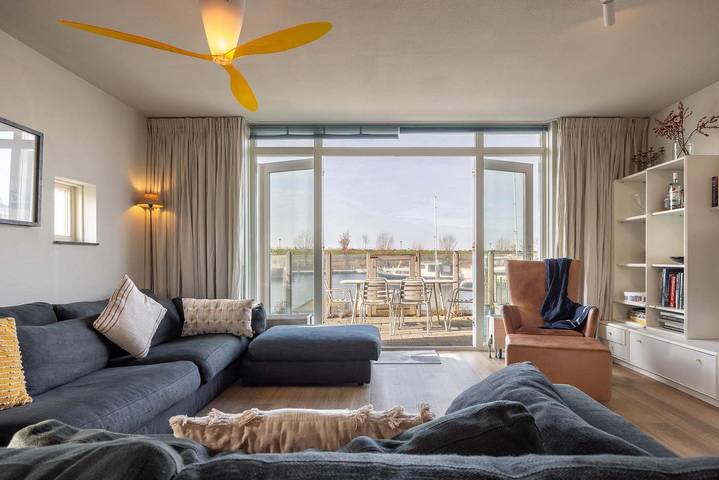 Vakantiehuis voor 8 personen, met Tuin en Uitzicht op het meer in Kortgene