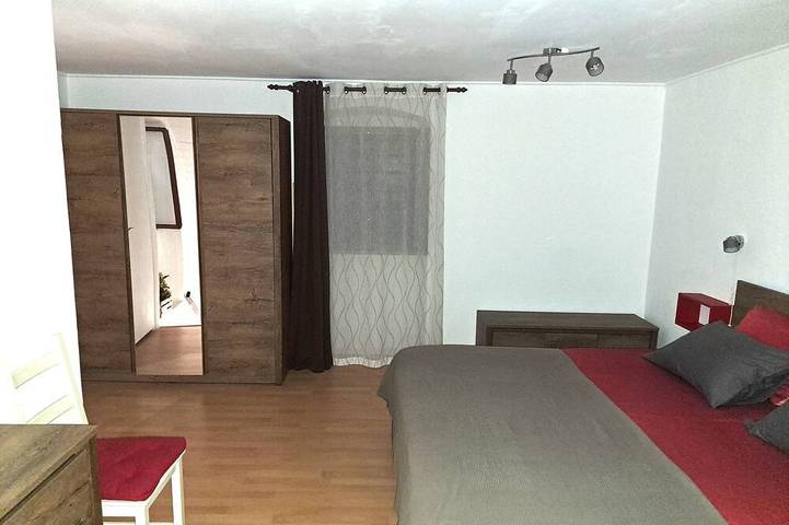 Ferienhaus für 2 Personen, mit Terrasse und Garten sowie Whirlpool in Kastelir - 4