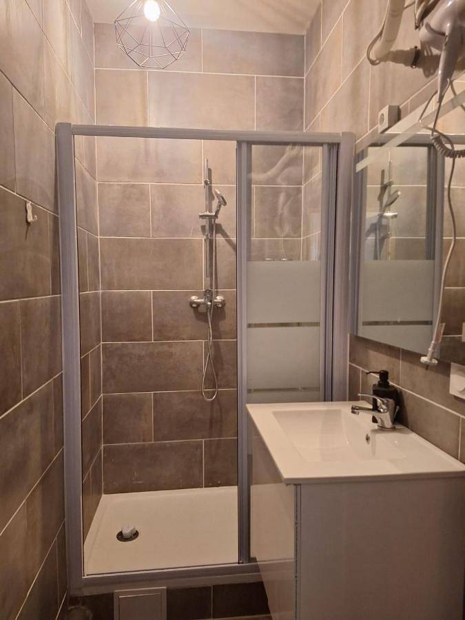 Two-Bedroom Apartment in Valenciennes, Région de Valenciennes