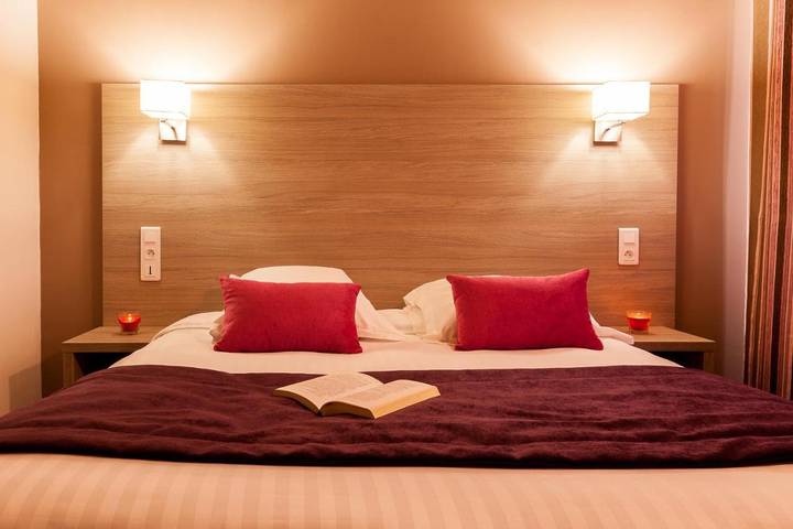 Hôtel pour 2 personnes, avec jardin et piscine, animaux acceptés à Vézac - 4