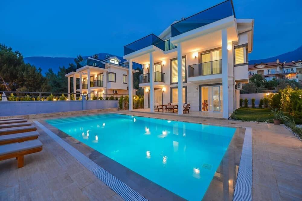 4 Schlafzimmer Luxusvilla Sardunya B in Oludeniz Fethiye in Fethiye, Türkische Ägäis