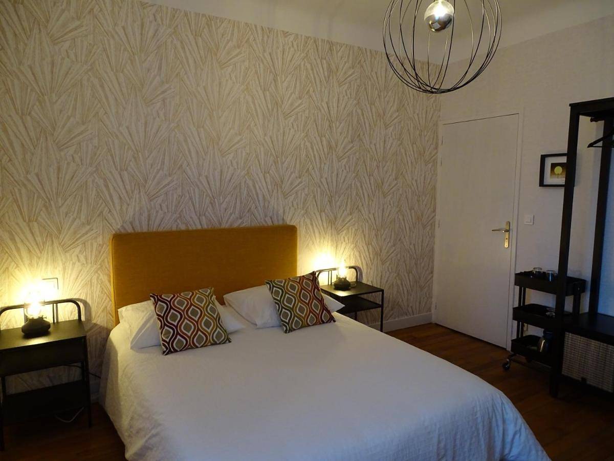 Double Room with Private External Bathroom in Dax, Région de Dax