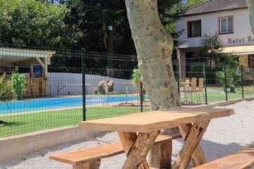 Gîte pour 10 personnes, avec piscine et jardin, animaux acceptés à Le Breuil