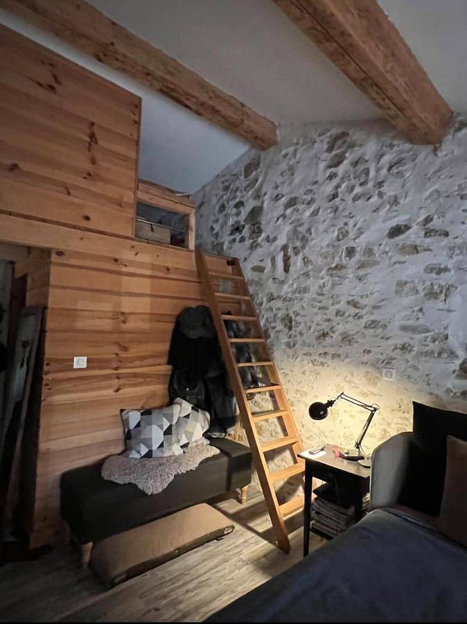 Location de vacances pour 2 personnes, avec terrasse et vue, animaux acceptés à Ongles - 3