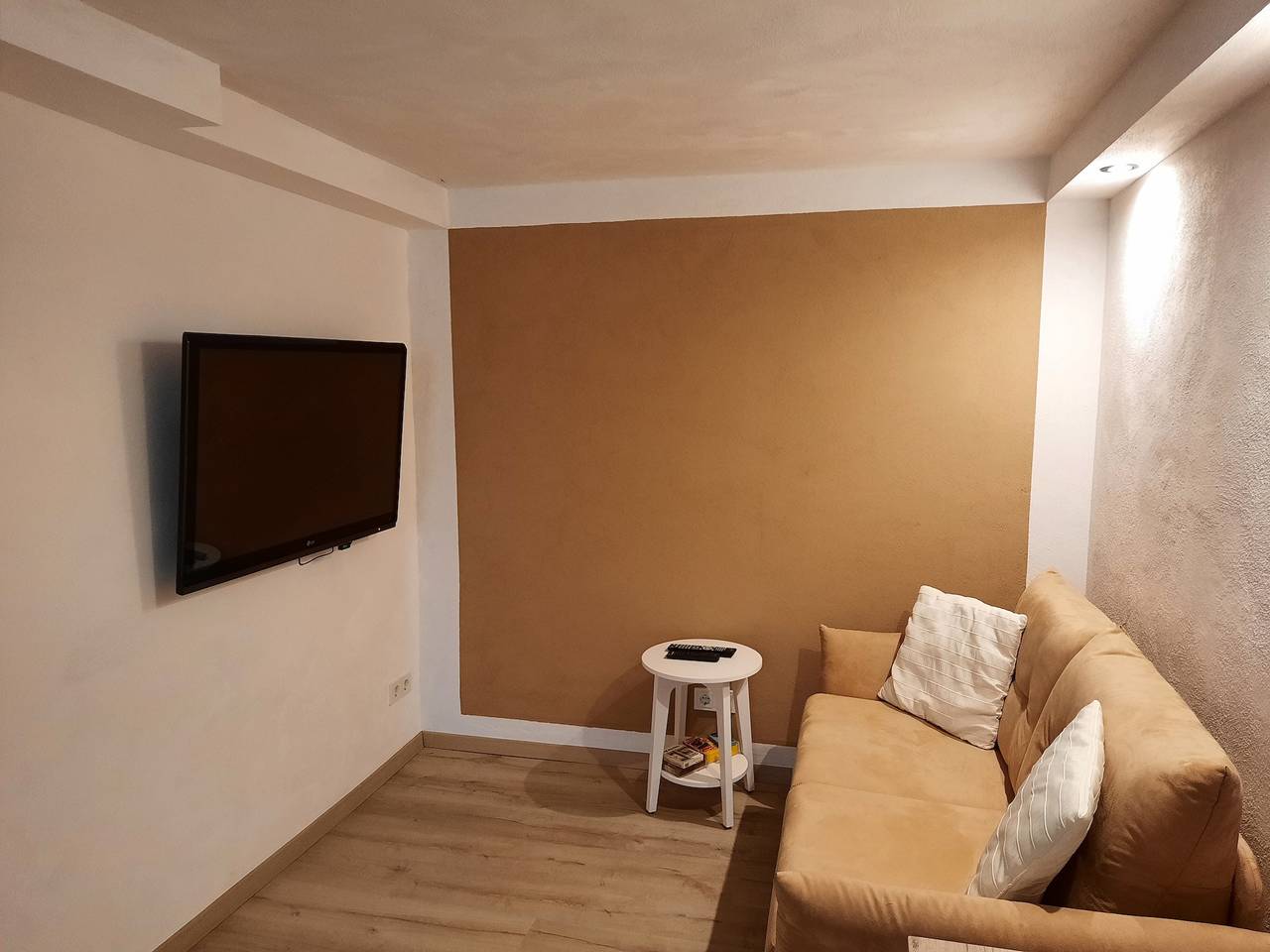 Ganze Wohnung, Apartment 'Ferienunterkunft' mit privatem Garten und Wlan in Fuldabrück, Hessisches Bergland
