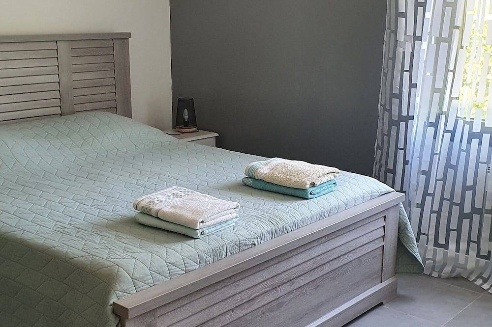 Modern house, 3 bedrooms in Aubignan, Vaucluse