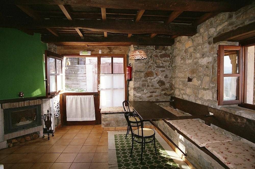\" The block\"<br>for 2 persons in Sorribas, Grado (Asturien)