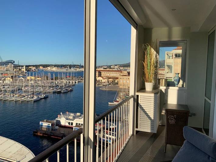 Gîte pour 4 personnes, avec vue et terrasse dans Port De Toulon - 2