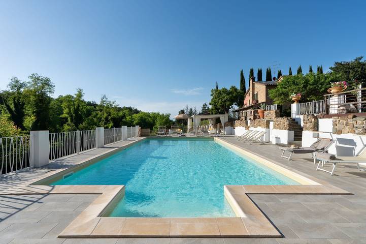 Agriturismo per 14 persone, con giardino in Gambassi Terme