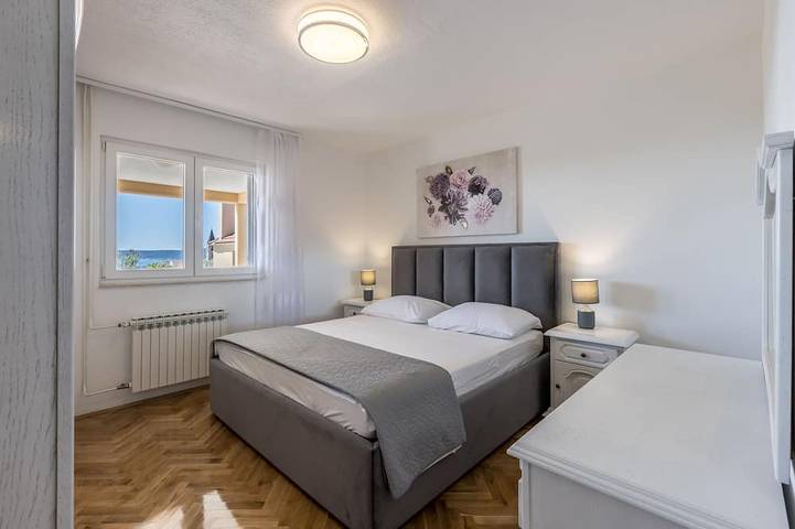 Villa Iva pour 14 personnes près de Split piscine privée et 7 chambres in Kastel Novi, Kaštela
