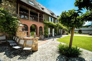 Chambre d’hôte pour 4 personnes, avec jardin ainsi que terrasse et vue à Aucazein