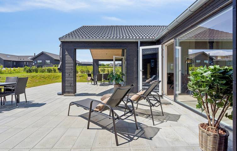 Ferienhaus für 20 Personen, mit Terrasse und Garten sowie Sauna