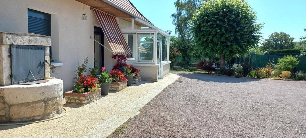 Location de vacances pour 9 personnes, avec vue et jardin à Boulleret - 2
