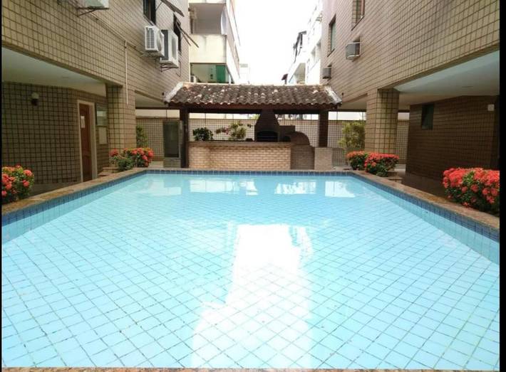 Casas e apartamentos de temporada para 5 pessoas, com balcão e piscina e ainda vista no Recreio (RJ)
