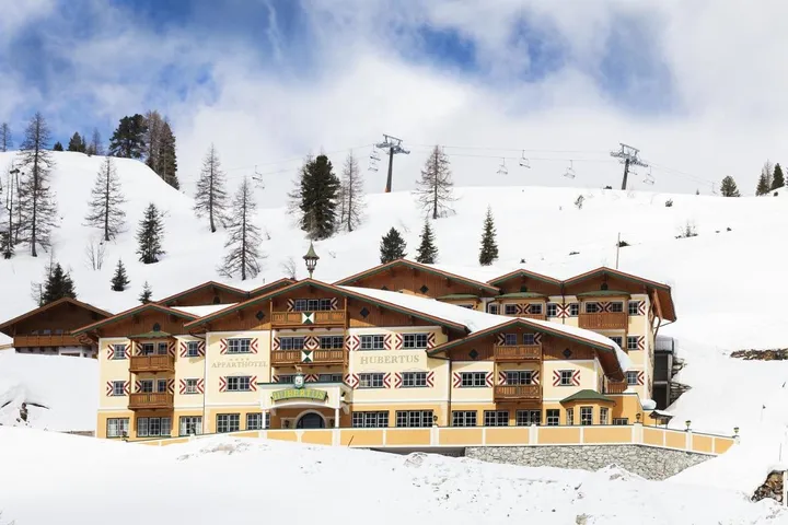 Apartmenthotel für 6 Personen, mit Balkon und Sauna sowie Ausblick - 1