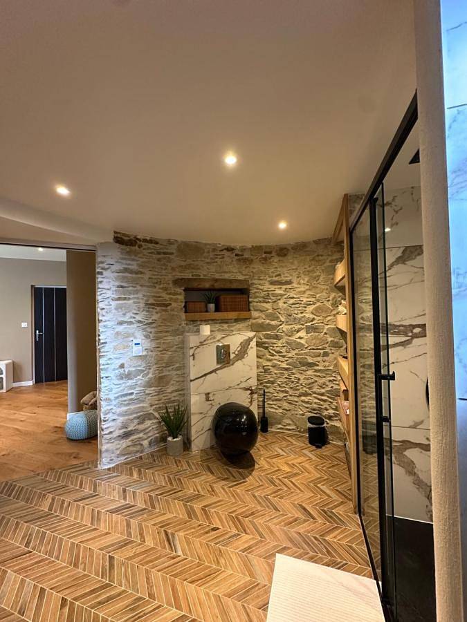 Appartement de vacances entier, La Tour de La Valette,Chambre double avec salle de bain in Domagné, Fougères-Vitré