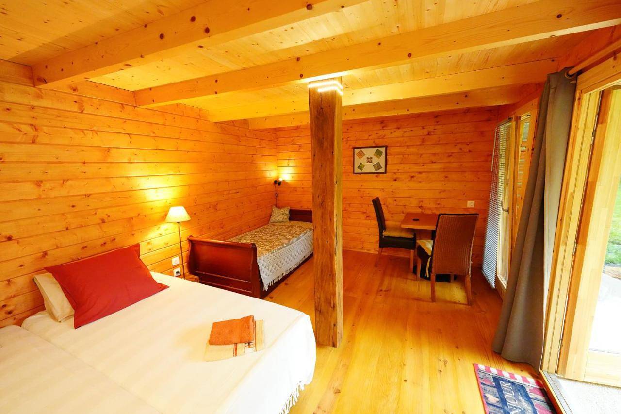 Family Room with Shower in La Sauvetat-sur-Lède, Région de Villeneuve-sur-Lot