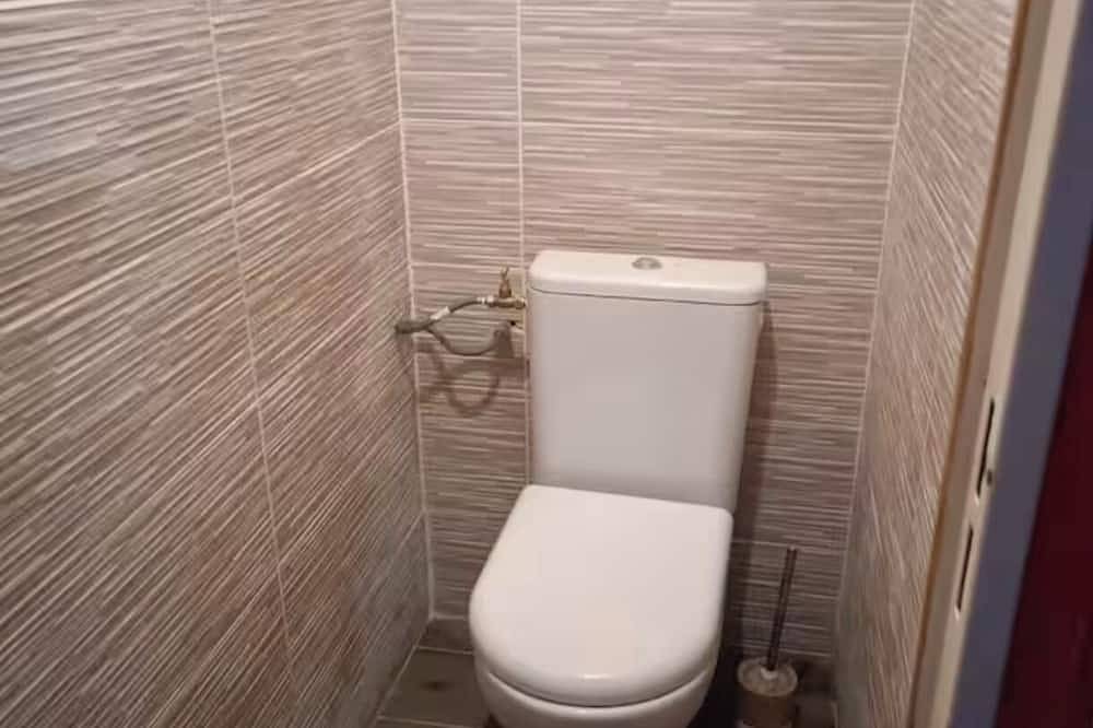 Entire apartment, Quiet apartment in the center of salon de prv in Salon-de-Provence, Aix-en-Provence region