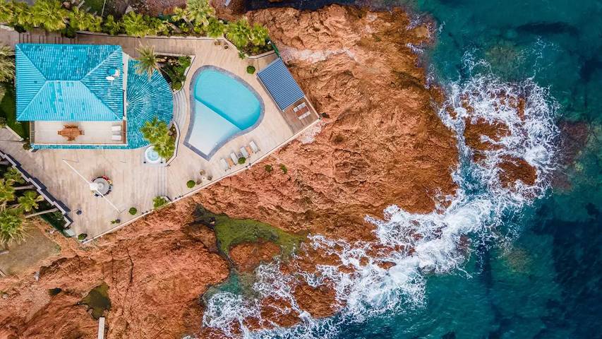 Location de vacances pour 6 personnes, avec terrasse ainsi que jacuzzi et piscine dans Plage d'Anthéor