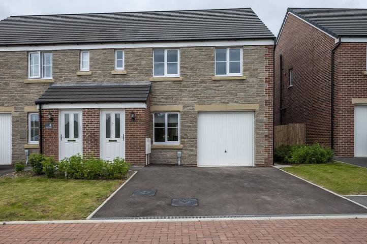 Holiday home for 5 people, with garden, child-friendly in Bridgend