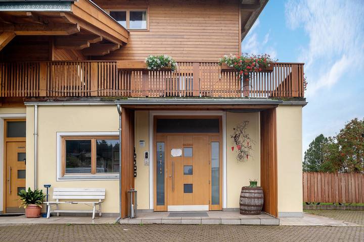 Habitación 'Residence Zirmer Individual' con vistas a la montaña, piscina y wifi in Tiosels, Castelrotto