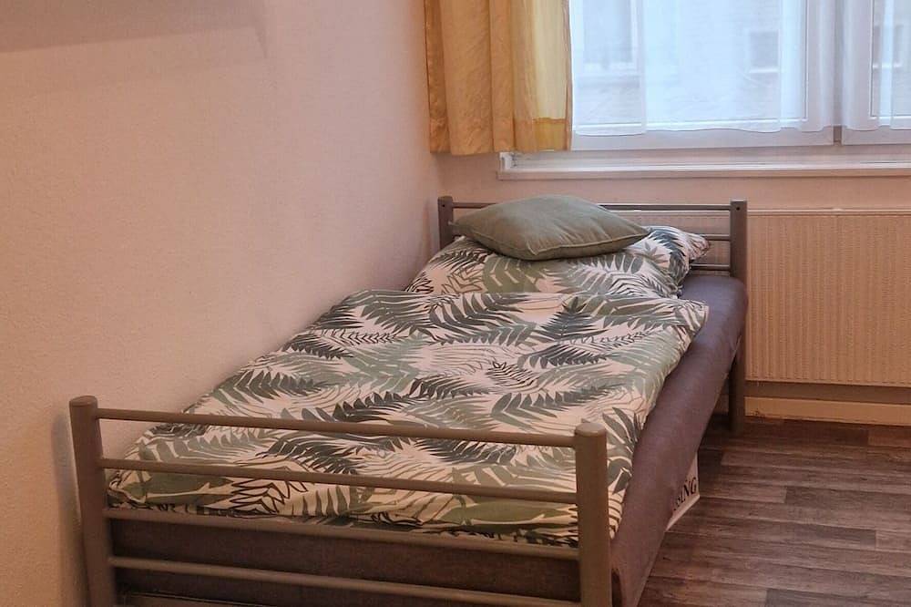 Ganze Wohnung, Tanja`s Ferienwohnung 65qm Monteurwohnung Gästewohnung Messezimmer in Krefeld, Niederrhein