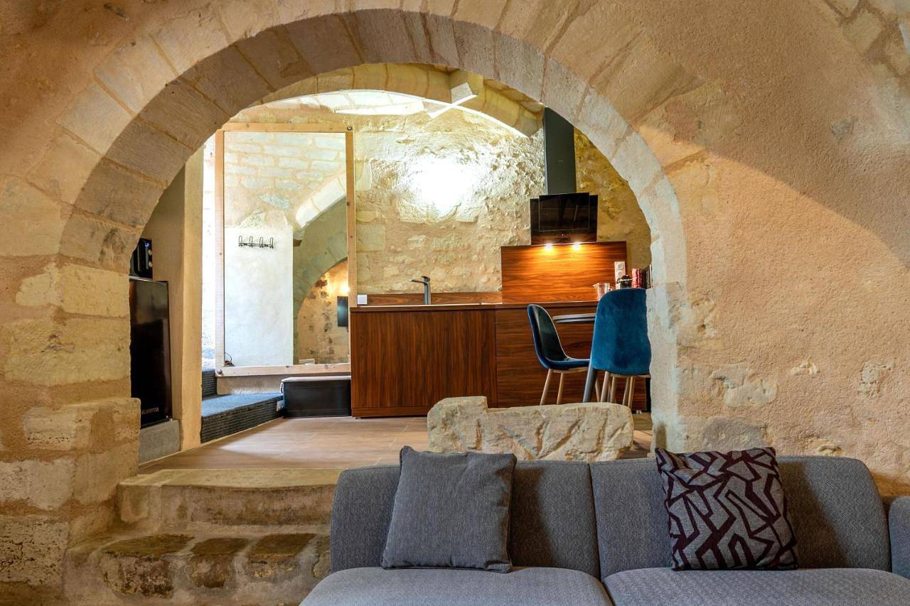 Appartement entier, Balnéo - Les Pieds dans le Château in Amboise, Région de Tours