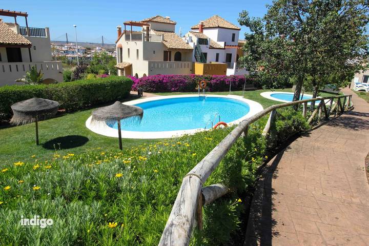 Casa de vacaciones para 6 personas con terraza in Urbanizacion Costa Esuri, Ayamonte