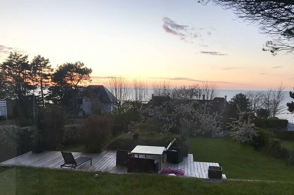 Maison vue mer à Bénerville in Benerville-sur-Mer, Lisieux region
