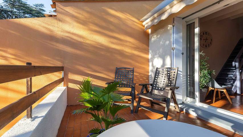Gîte pour 4 personnes, avec balcon dans Plage de La Roquille - 2