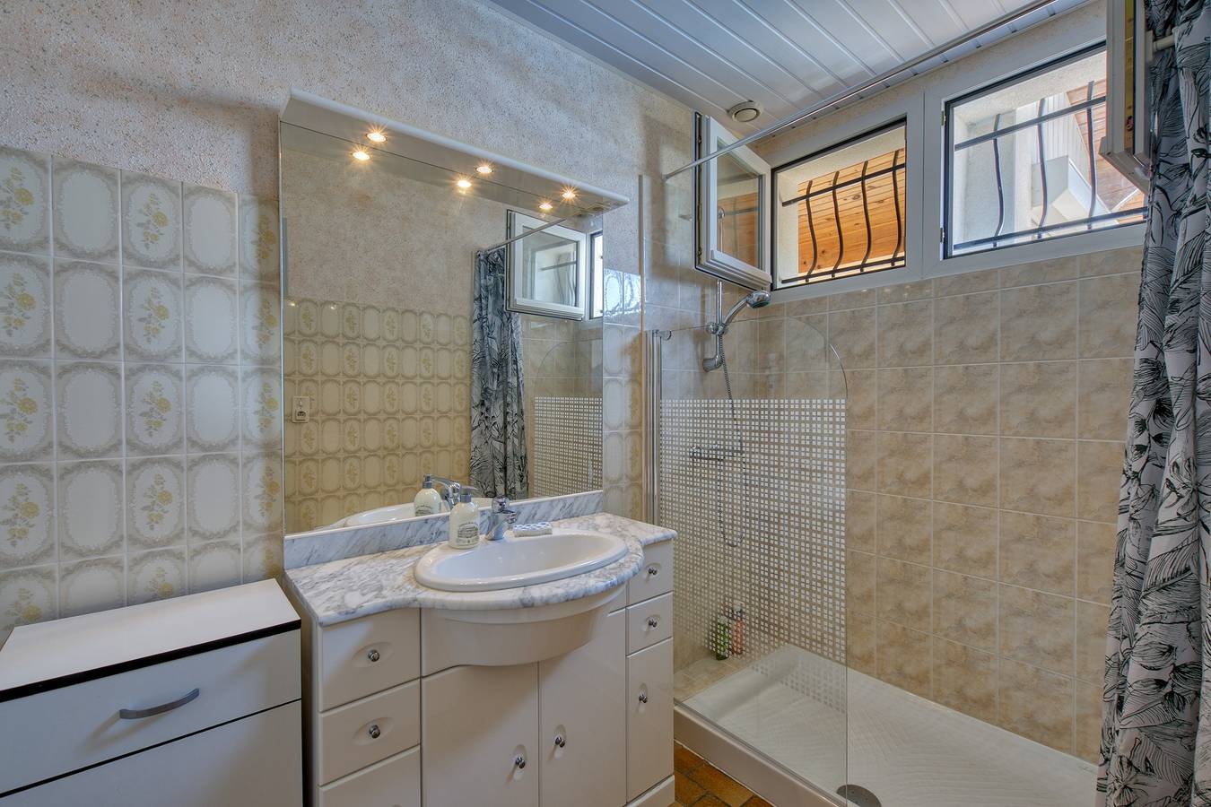 La Demeure des Goélands - 10min de la Plage in Semussac, Région de Saintes