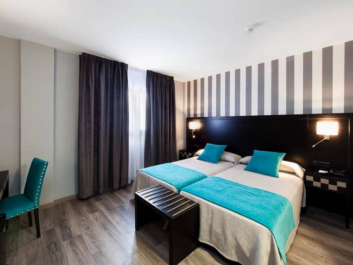 Hotel para 10 personas, con terraza y jardín - 1