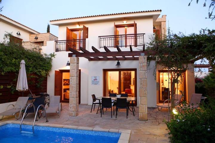 Villa for 6 people, with Garden and Pool in Aphrodite Hills