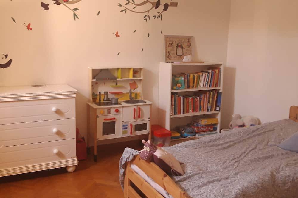 Villa provençale et appartement indépendant, clim jardin & piscine. in Blauzac, Région de Nîmes