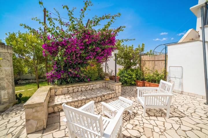 Villa Lisa with huge Pool and Garden in Melendugno, Provincia de Lecce