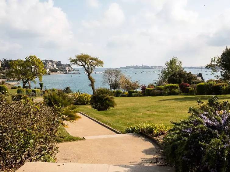 Appartement entier, 2 Pièces 4 Personnes in Dinard, Région de Saint-Malo