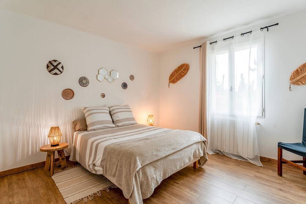 Gästezimmer 'Chambre D'hôtes Nature' mit gemeinsamer Terrasse, Wlan und Klimaanlage in Cabannes, Arles und Umgebung
