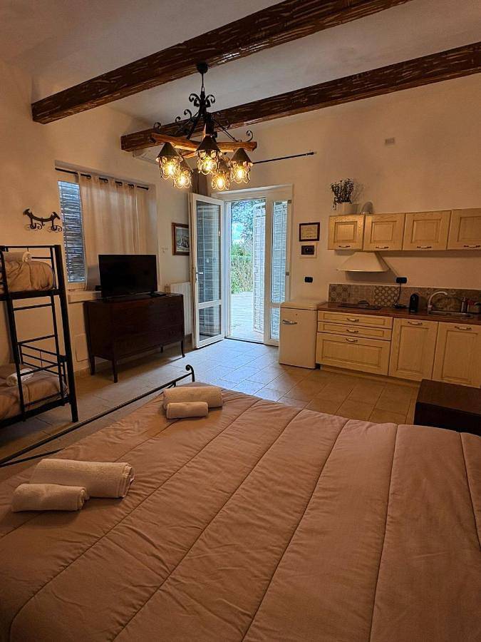 Gîte pour 3 personnes, avec vue et jardin, adapté aux familles à Selva di Fasano - 3