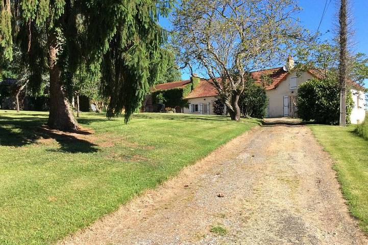 Location de vacances pour 9 personnes, avec jardin à Douville