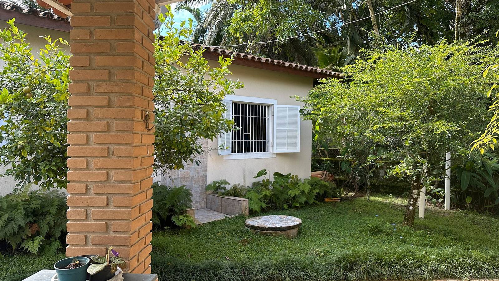 Casa confortável, bem equipada com Wi-Fi e garagem in Caraguatatuba, Vale do Paraíba